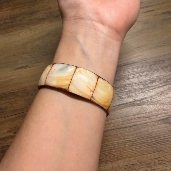 Brass Shell Bangle - Picture 2 of 6